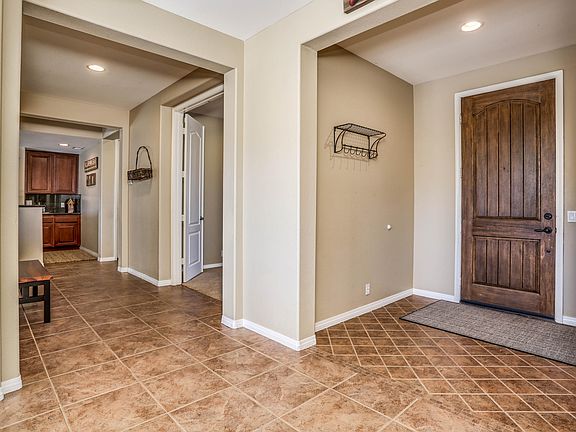 3rd image of 5 Lake Mendocino Dr
