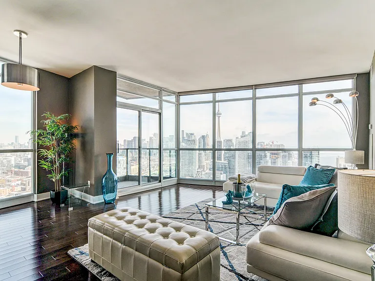 219 Fort York Blvd #LPH3702 — Photo 21