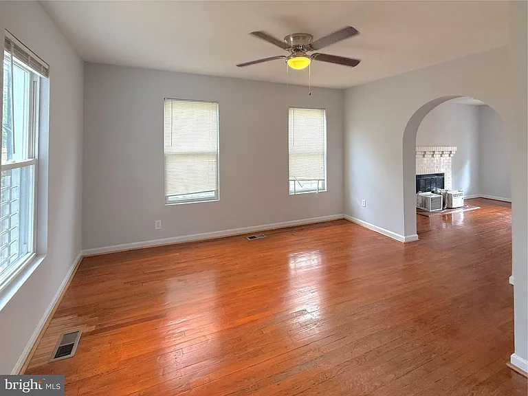 304 S Collins Ave #1 — Photo 7