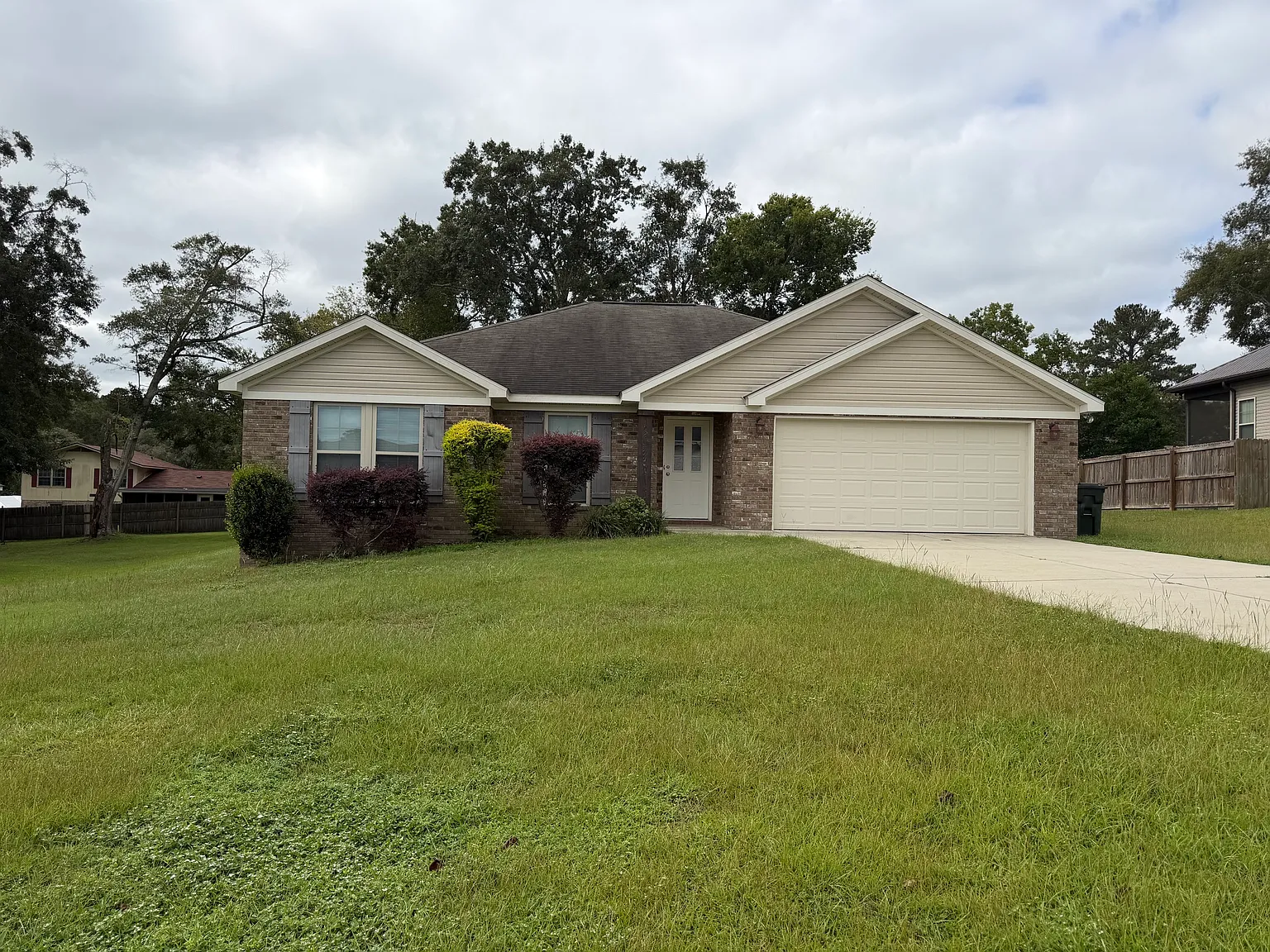 3 bed, 100 sqft, $1,795 — Photo 1