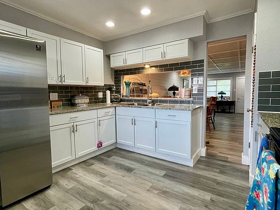 4th image of 1051 COUNTRY CLUB DR #18