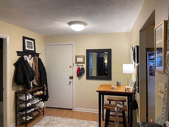 4th image of 276 Albion St APT 2