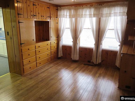 4th image of 106 E Jackson Ave