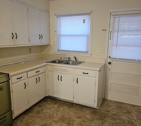2nd image of 210 Boggs St APT 4