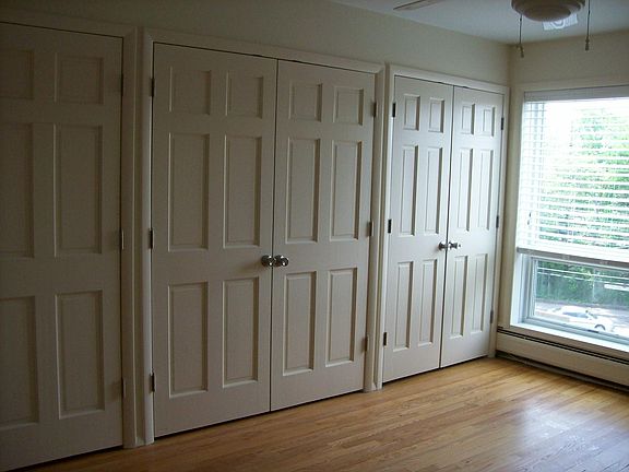 4th image of 1326 Chicago Ave APT 403
