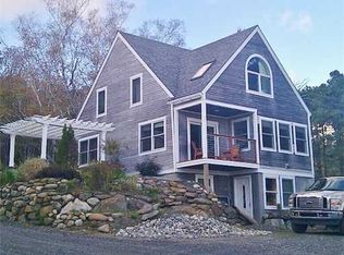 186 Lakeview Dr, Rockland, ME 04841