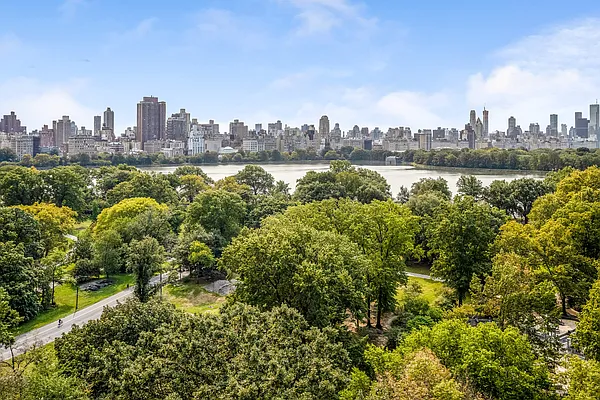 Rented by Compass | media 18