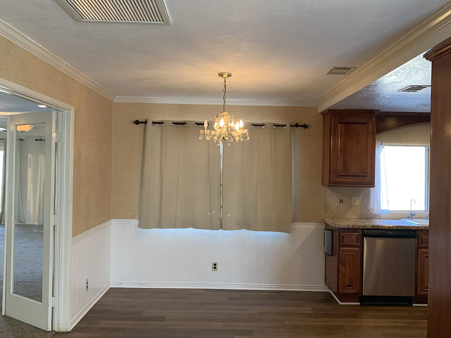 3 bed, 2075 sqft, $2,600 — Photo 4