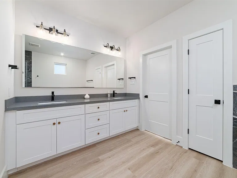 5630 Bertellis Ln — Photo 15