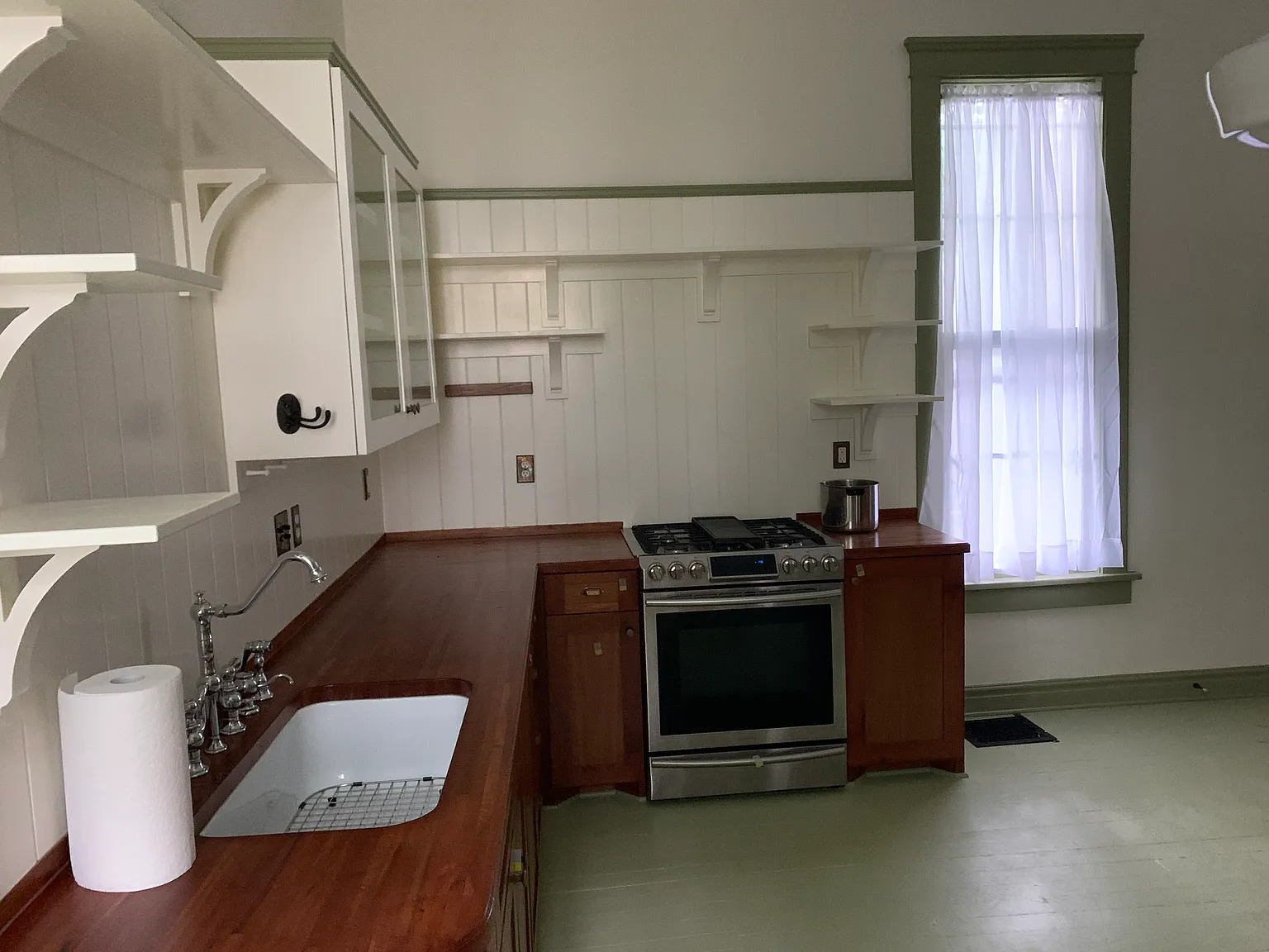 3 bed, 2.5 bath, 1676 sqft, $3,333 — Photo 3
