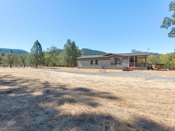 2nd image of 105 Dog Creek Rd