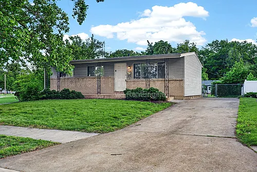 8 Kathleen Ct Photo 1