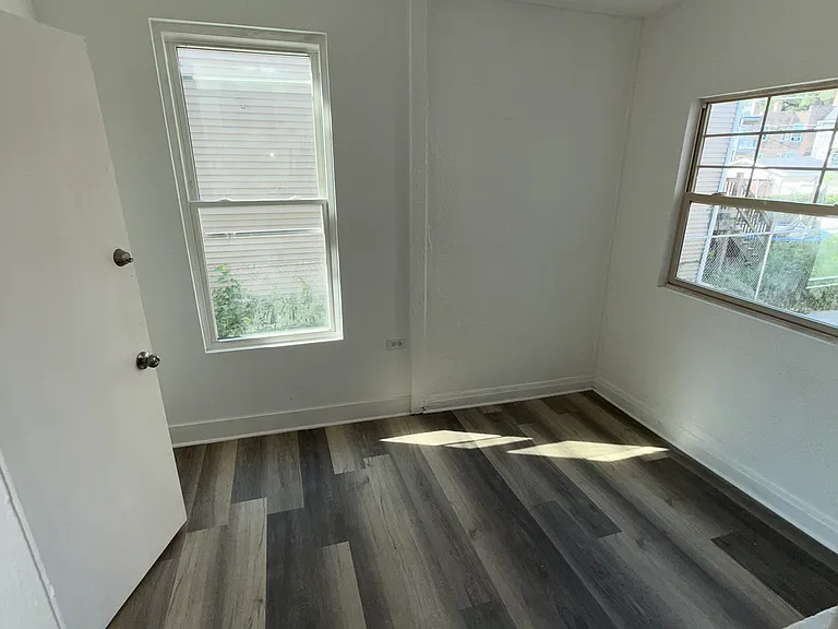 5001 W Ferdinand St #2 — Photo 8