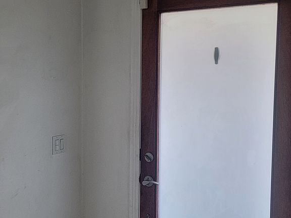 5th image of 16043 San Fernando Mission Blvd