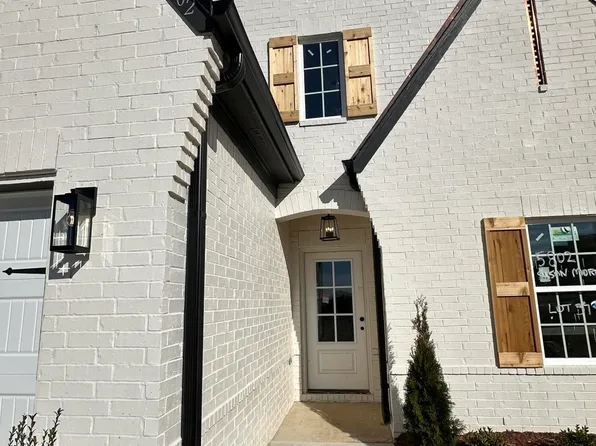 5802 Susan Moore Dr, Horn Lake, MS 38637