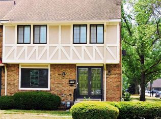 8102 Bromley Pl, Indianapolis, IN 46219