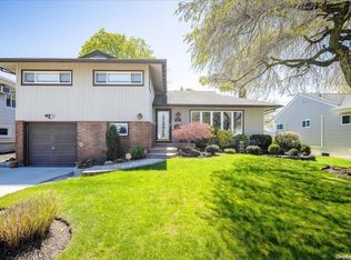 1486 Stephen Marc Ln, East Meadow, NY 11554