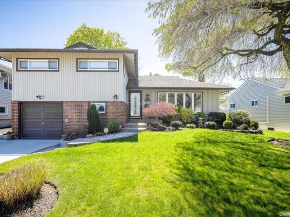 1486 Stephen Marc Lane, East Meadow, NY 11554