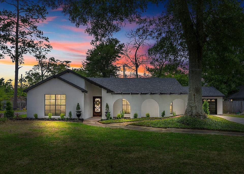 1st image of 1570 N Chateau Cir