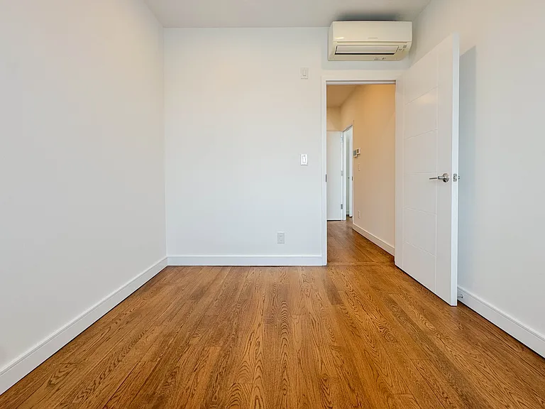 689 Leonard St #3R — Photo 22