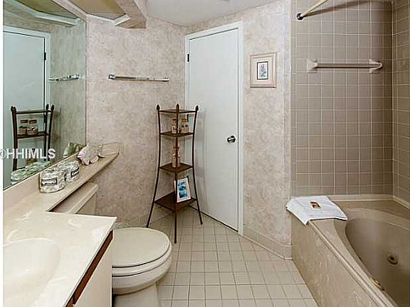 3rd image of 75 Ocean Ln APT 402