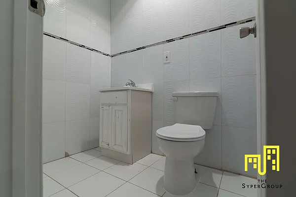 Rented by The Syper Group | media 22