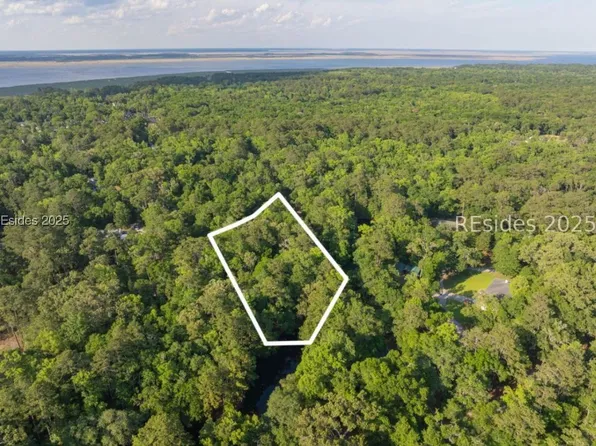 67 Marsh Hawk Dr, Beaufort, SC 29907