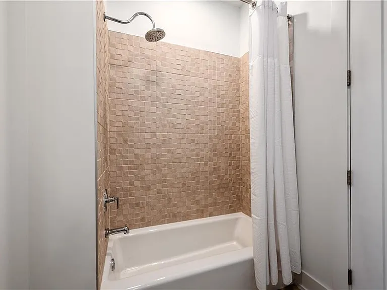 775 Juniper St NE #605 — Photo 13