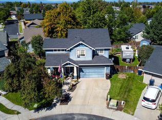 2425 NW Antler Ct, Redmond, OR 97756