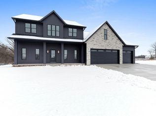 3001 Stone Fence Pl, Green Bay, WI 54311