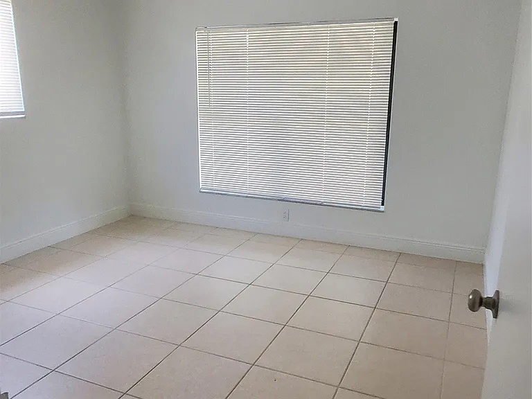 1421 NW 114th Ave — Photo 14