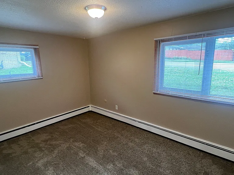 2210 18 1/2 Ave NW #2 — Photo 6