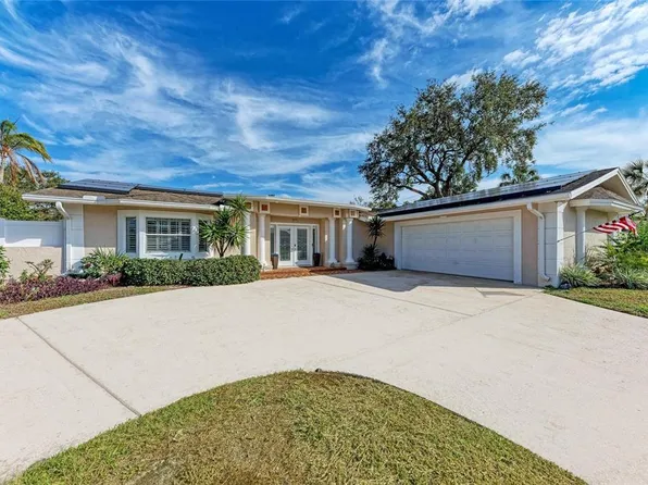 411 Harbor View Ln, Largo, FL 33770