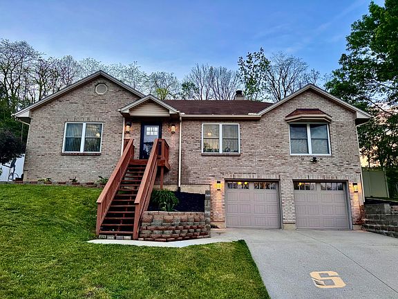 3rd image of 1370 Maple Leaf Ct