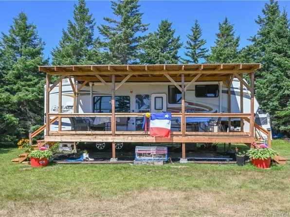 600 Pointe Alexandre Rd, Shippagan, NB E8T 2K5