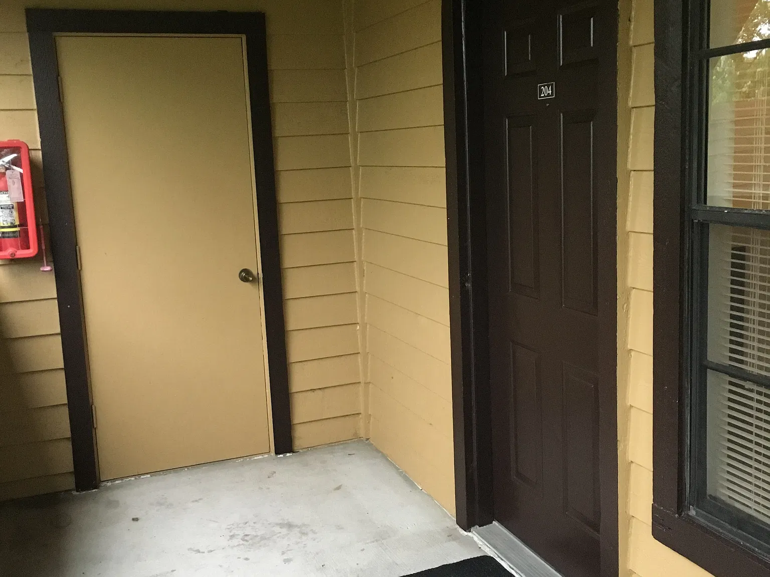 1 bed, 704 sqft, $1,300 — Photo 3
