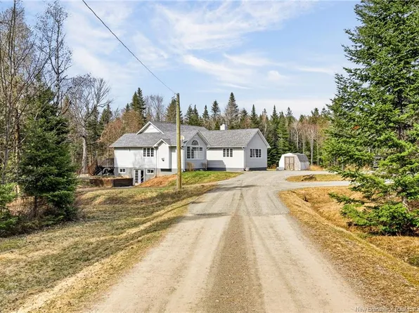 25 Bungay Rd, Moncton, NB E1G 4W5