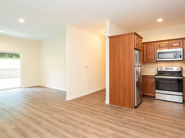 Kensington Manor — Photo 11