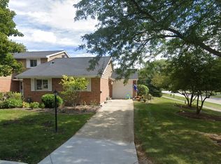 1649 Leytonstone Dr, Wheaton, IL 60189