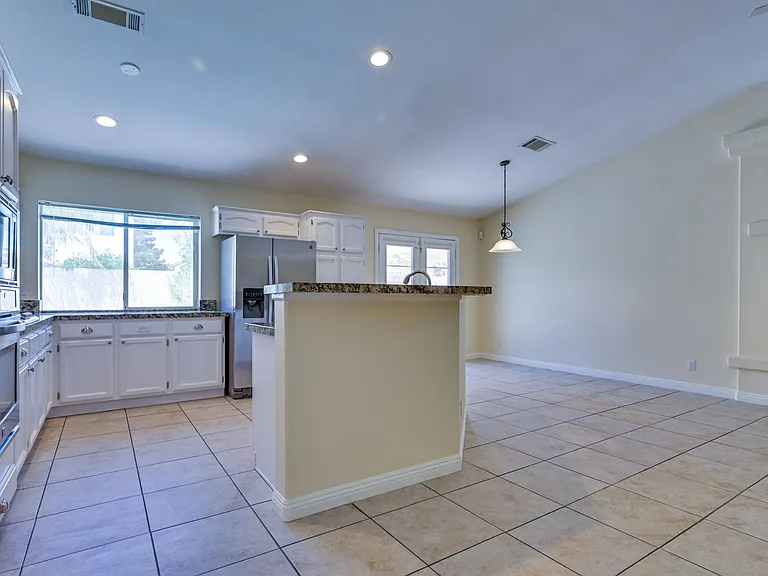 968 E Robindale Rd — Photo 40