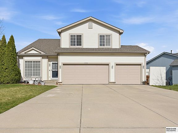 2nd image of 13702 Leona Ln