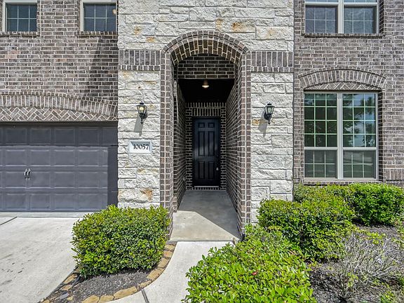 3rd image of 10057 Red Beadtree Pl