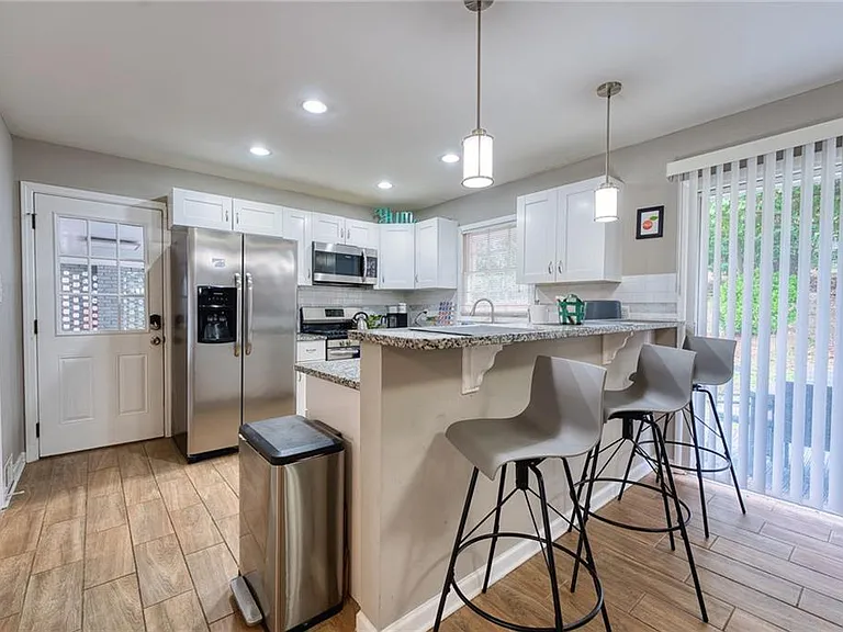 2418 Brookdale Dr NE — Photo 11