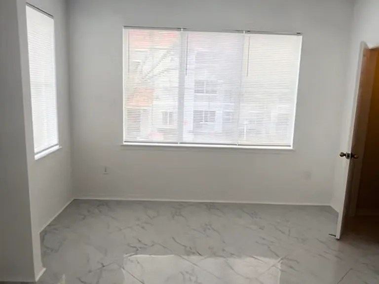 18001 Richmond Place Dr #227 — Photo 9