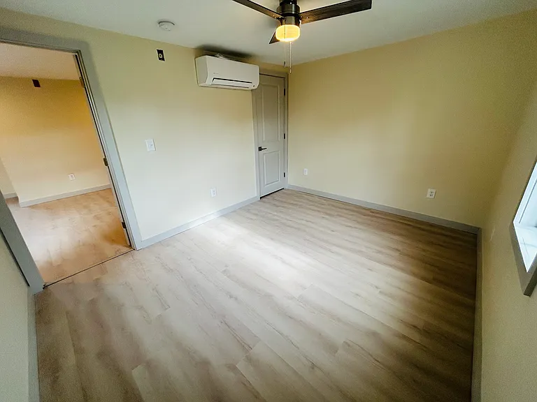 50 King St #3 — Photo 19