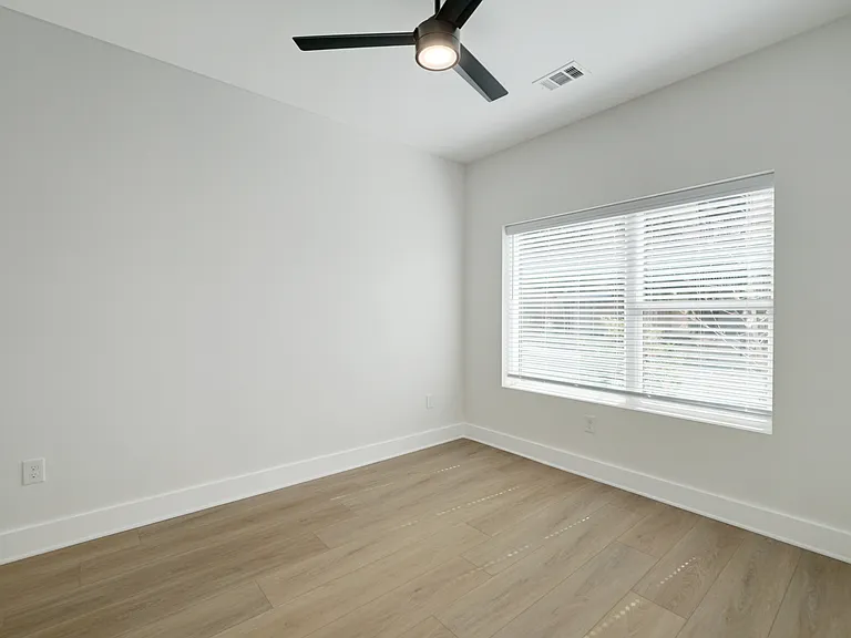 3000 Duval St #103 — Photo 11