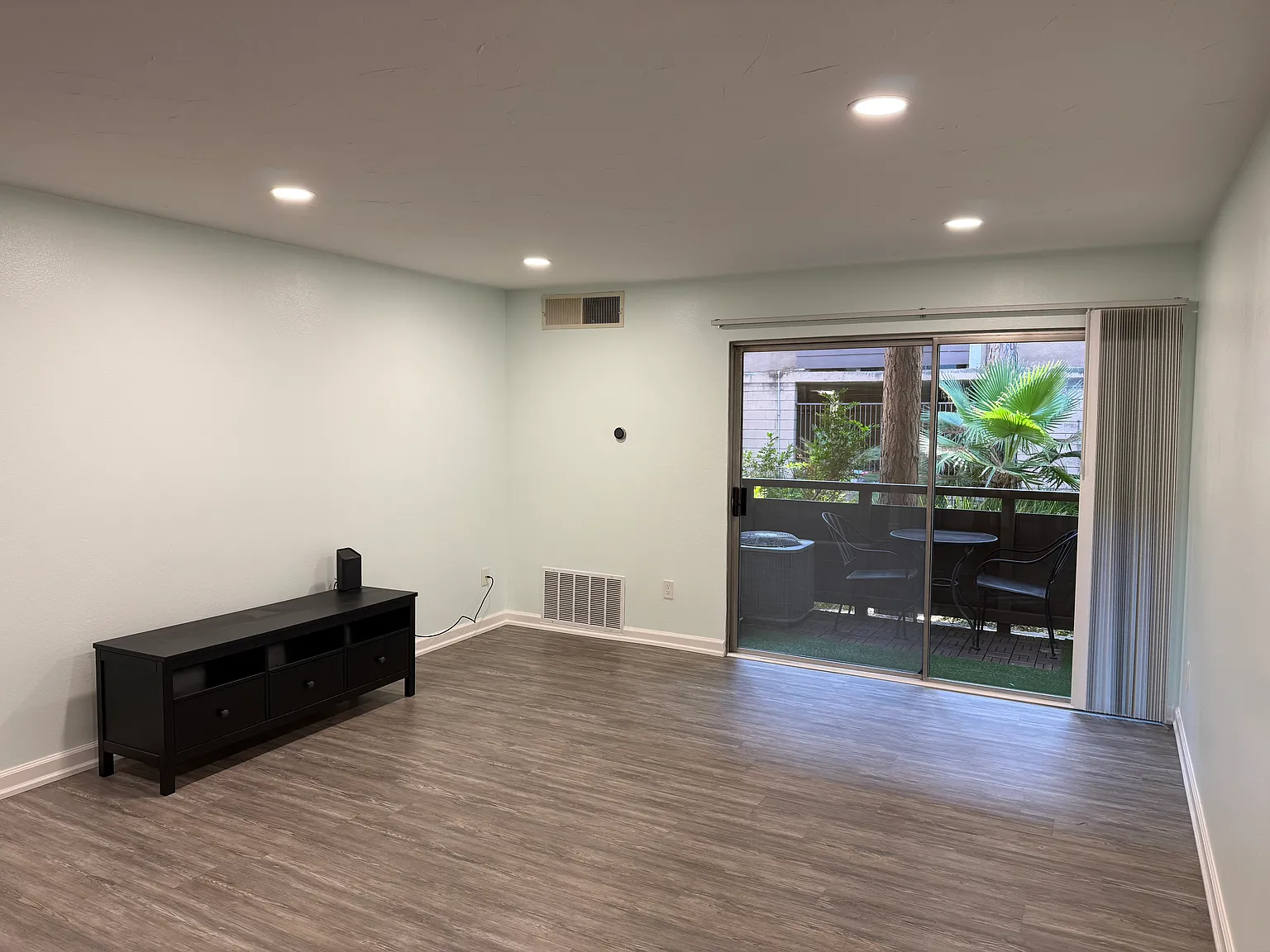 1 bed, 700 sqft, $2,700 — Photo 1