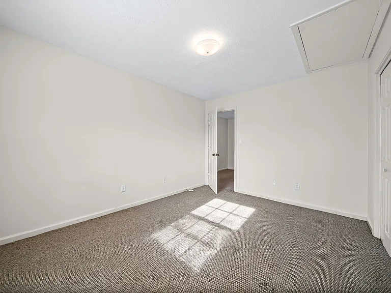 2604 Kenwood Dr — Photo 10