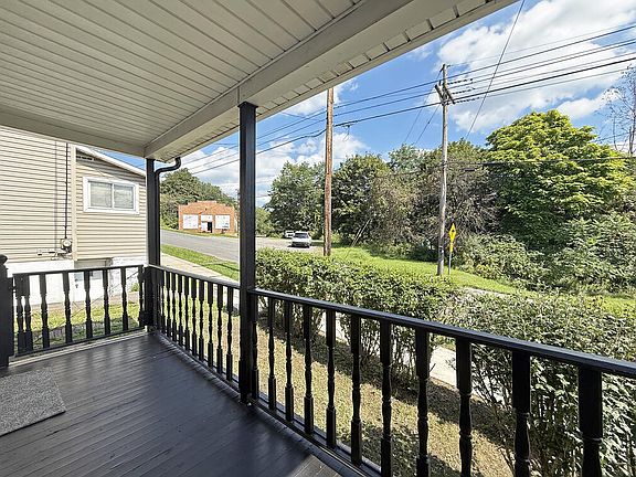 3rd image of 203 Railroad St
