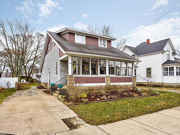 3rd image of 174 W 18th St